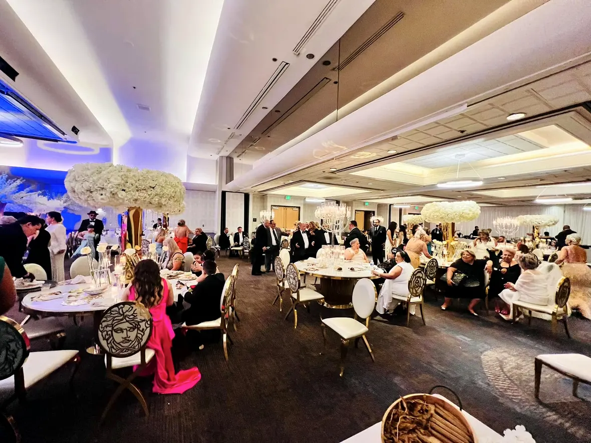 A banquet-hall wedding in Portland